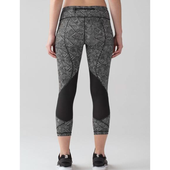 Lululemon Pace Rival Crop (22") Formation Alpine White Black / Black Size 6 - Picture 1 of 6
